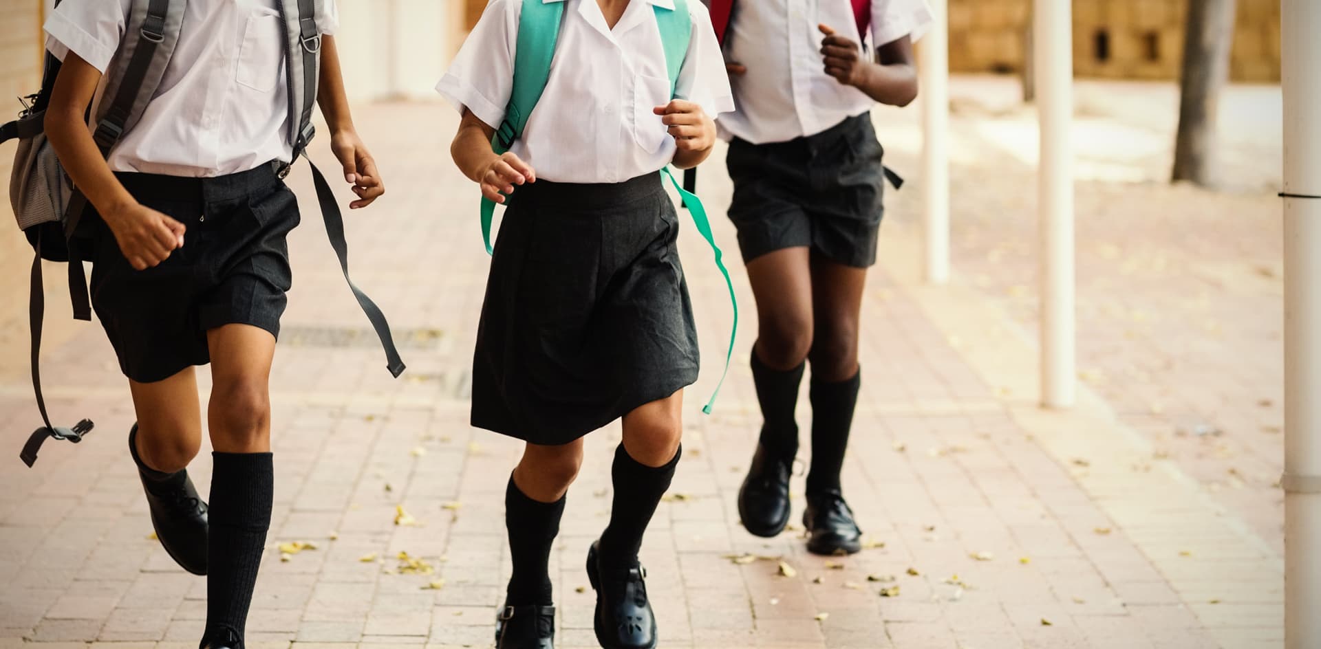  ¡Los mejores uniformes escolares para profesores y alumnos!